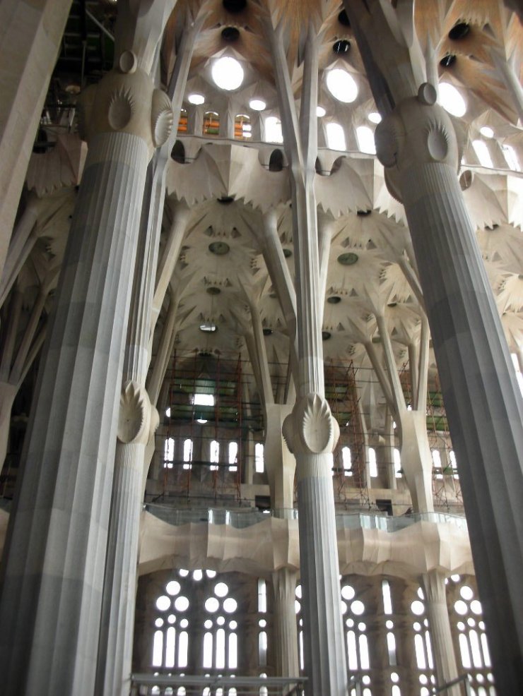 Sagrada_Familia_Interior